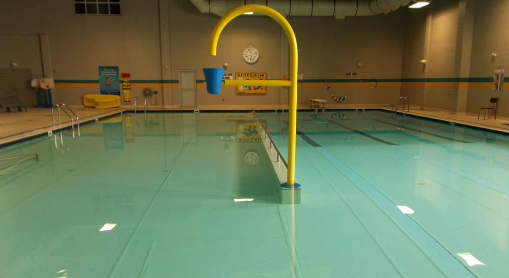 Picture of the indoor swimming pool at the North Huron Community Complex before renovations